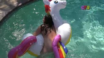 LaLa Struggles w/inflatable @ Pool Sinks (Custom Fetish)