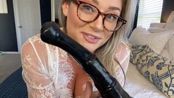 Creamy Whacky Dildo Cum (LauranVickers)