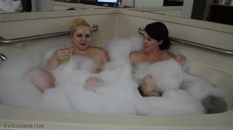 Jacuzzi Jets - Oct 5, 2017 (IvyStarshyne)