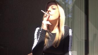 ROXIE BLOWS SMOKE IN YOUR FACE OUTSIDE - January 10, 2022 (RoxieRaeFetish)