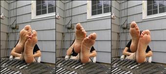 beauxfeet 02 07 2020 492272877 Outdoor set... video and pics (beauxfeet)