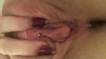 ellahughesxxx 03 12 2016 184593 Playing with my wand whilst watching footy  (ellahughesxxx)