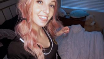 SLUTTY SCHOOLGIRL IS HOME ALONE & HORNY (HARPERMADI)