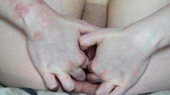 Pussy Spreading (Aestra Azure)