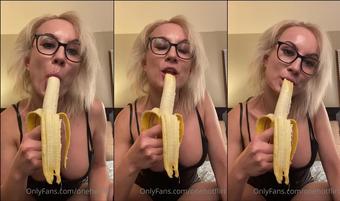 onehotflirt 01 03 2021 2043887945 Should I eat it or what should I do with  (onehotflirt)