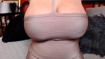 Boobs talk part 2 (RoxanneMiller)