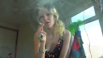 Sexy SMOKE - ASHTRAY Slave (Goddess Vanessa)