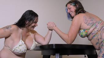 Vanessa vs Brooklyn: Armwrestling (Alexis Rain)