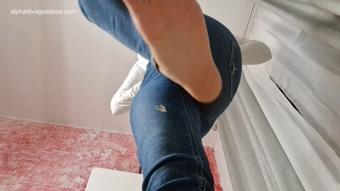 Giantess POV part 1 of 2 (Alpha Diva Alexandra)