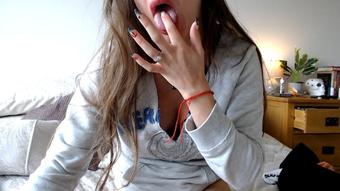 Accidental Fart When Eating my Juicy Cum (SuzieLove212)