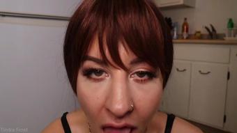 Tindrafrost - Mommy Sucks Your Dick For Money - Manyvids (TindraFrost)