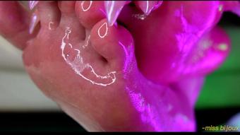 Mistressbijoux Super Oiled Pedicure (mistressbijoux)