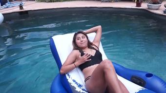Vivian Floats, Squirts, Sinks (Custom Fetish)