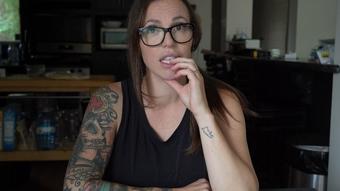 Resisting Mom Gets Fucked (yogabella)