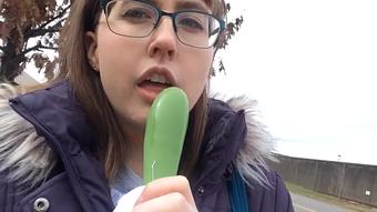 Public Ohmibod Walk Outside In The Cold (happylilcamgirl)