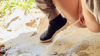 Watch me pee outside in nature - April 26, 2021 (VibeWithMommy)
