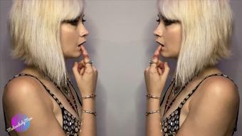 Mirror Munchie - January 13, 2021 (MissMelancholyMoe)