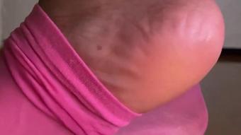 Giantess Removes Pink Nylons (Pink Foxx)