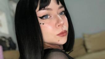 Sexy Brunette's tease - Jun 13, 2022 (MaddieSunn)