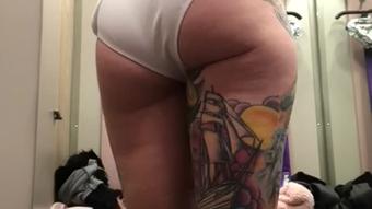 Fingering in the Changing Room (Gypsy Maya)