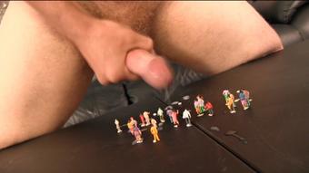 Giant Elis Devours & Cums On Tiny People (Ginary)
