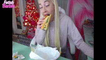 Feeding Goddess Harlow (AllforLucky)