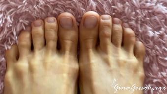 Foot fetish solo (Gina Gerson Real)
