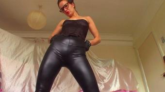Worship Shiny Leather Facesit Ass (Goddess Vanessa)