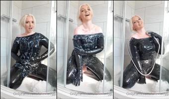 latexladyp 04 03 2021 2046704410 And of course the shower video  (latexladyp)