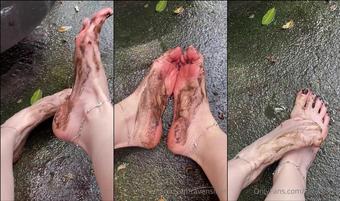 ravensiryn 02 08 2020 634223439 How do you like dirty feet (ravensiryn)