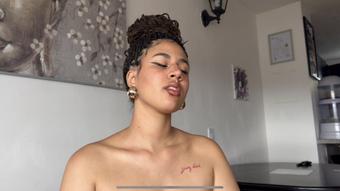 my neck is too long and skinny hehe - May 07, 2023 (Colombianbigass)