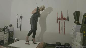 high.heels.goddess 26 04 2023 2851702711 lady latisha s trample shoejob in so kate 120 by christian louboutin uhd 4k today i m  (high.heels.goddess)