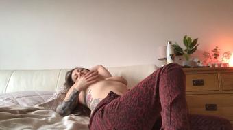 Wearing Jeans, Stripping and (SuzieLove212)