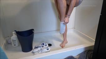 Amber's 2nd Squishy Sneaker Shower (Custom Fetish)