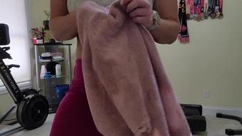 vicktoriatacos 01 06 2022 2474445727 SOLD      Buy my favourite gym towel (used during today's workout)   $55 shipped. First fa (vicktoriatacos)