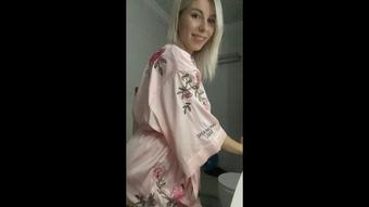 I can be your Japanese geisha (SweetBlondyVi)