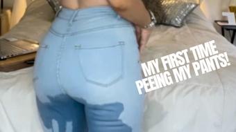 Peeing my Jeans for my BF (GiaDelRey)