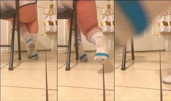 nikkivonnails 02 03 2020 165834080 toe curls socks make you hot (nikkivonnails)
