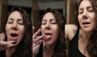 delovelycurves 02 04 2020 209378893 Anybody into spit (delovelycurves)