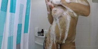 misssophialittle1 02 09 2020 110471847 Can anyone reach my back (misssophialittle1)