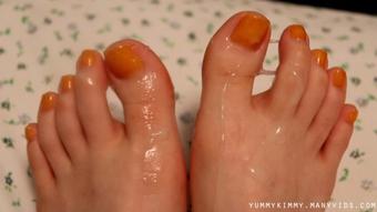 Yummykimmy Footjob (yummykimmy)