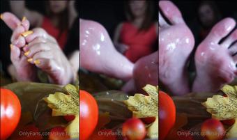 skye.fauve 25 11 2021 2284483654 happy thanksgiving y all here s an oily feet video made exclusively for you.  (skye.fauve)