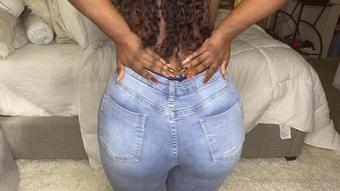 sultry_nicole 04 10 2020 972895430 Struggling to fit in my jeans  (sultry_nicole)