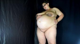 pregnant oil pee milk shaved cunt (NinaDoll)