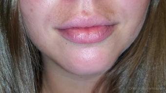 lisaasmr 28 11 2020 1344568147 Dangling Uvula ASMR (lisaasmr)