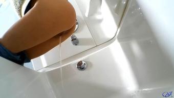 Desperate Peeing In The Tub (AglaeaGroup)