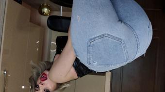 Edging for my ass in jeans - January 04, 2020 (MoneyGoddesss)
