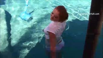 Farrah Wets Her White Cotton Underwear (Custom Fetish)