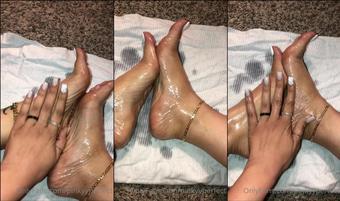 pinkyyperfect 19 09 2021 2224917977 White toes for my hoes (pinkyyperfect)