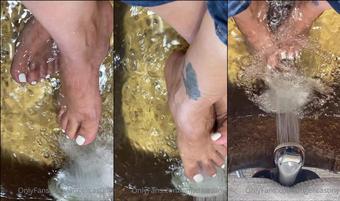 angelicastiny 22 08 2020 750366034 Getting a new pedicure (angelicastiny)